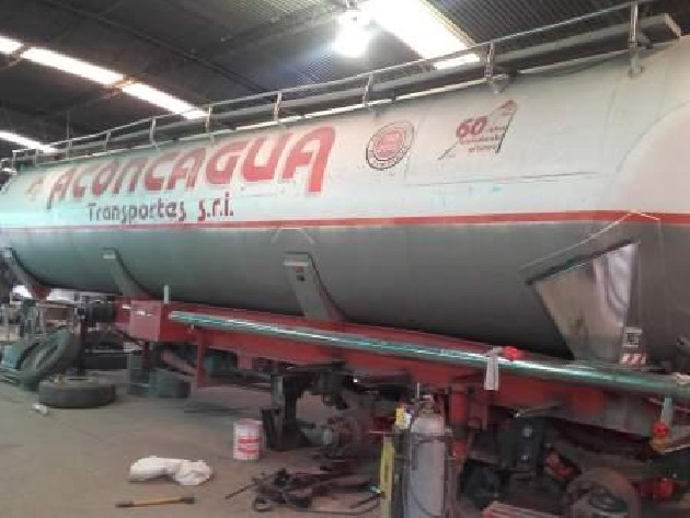 tanque de acero pulido